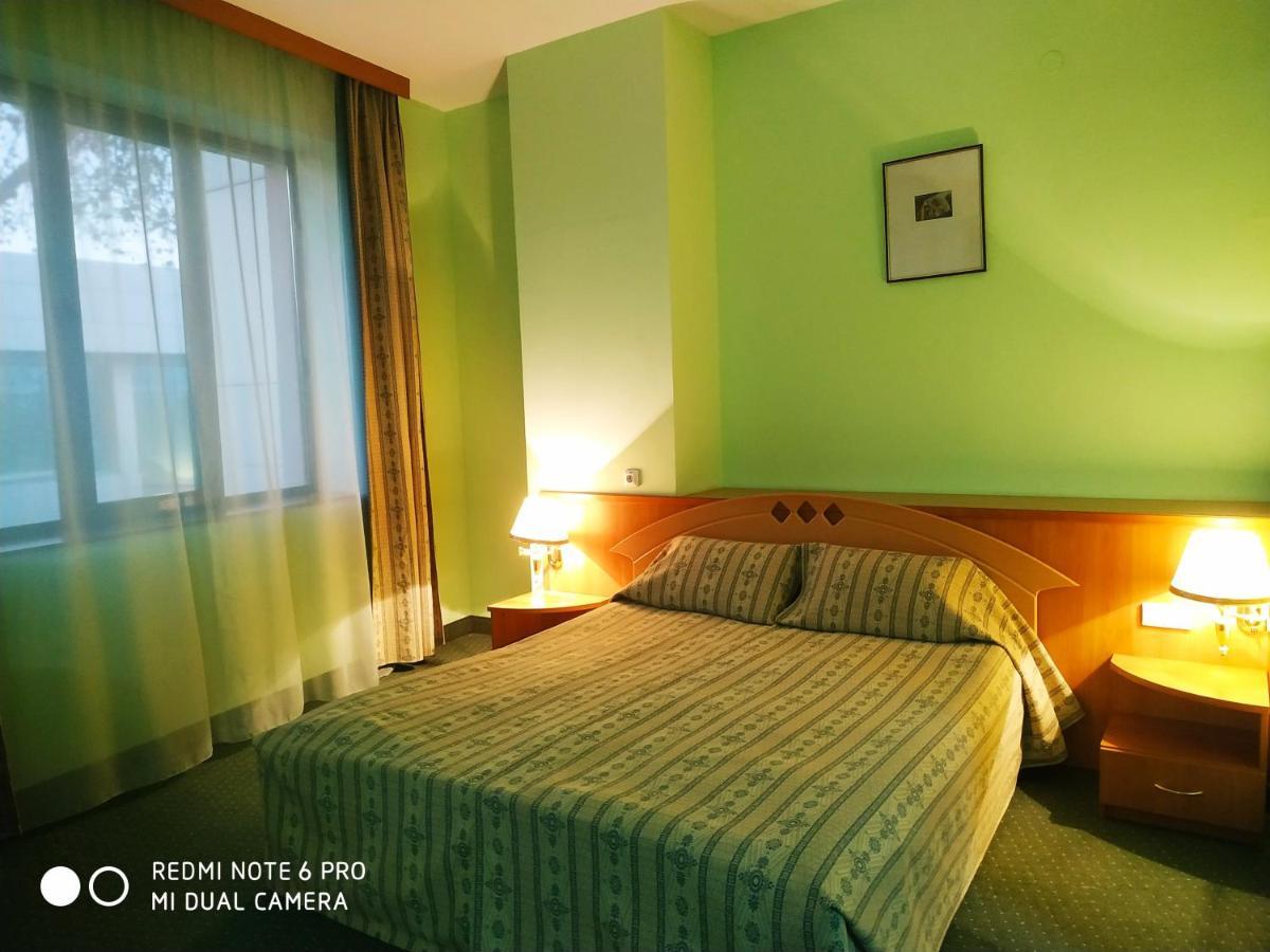Hotel Expo Tashkent Exterior foto
